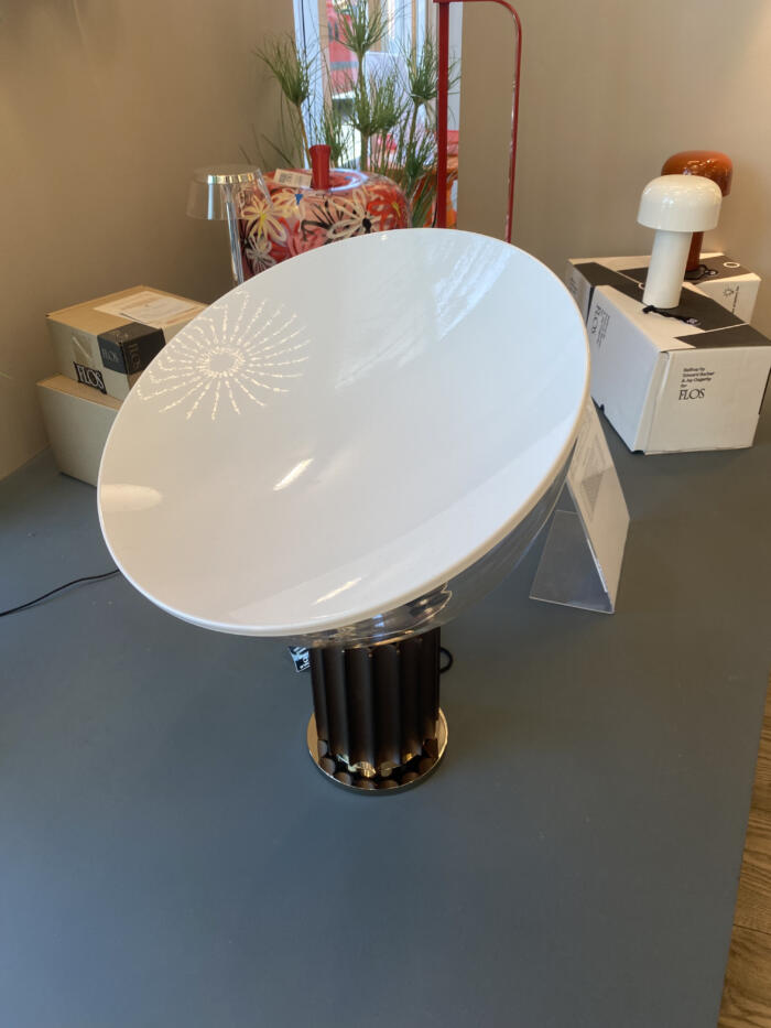 Taccia small nero di flos